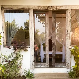 https://vertical-house-bali.hotelsseminyak.net